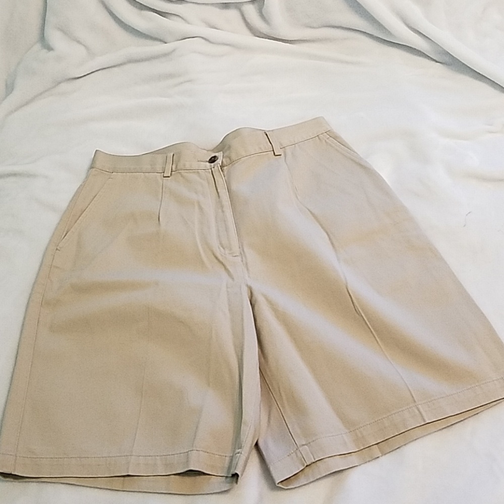 L.L.Bean Size 14 Bermuda Shorts Khaki Flat Front